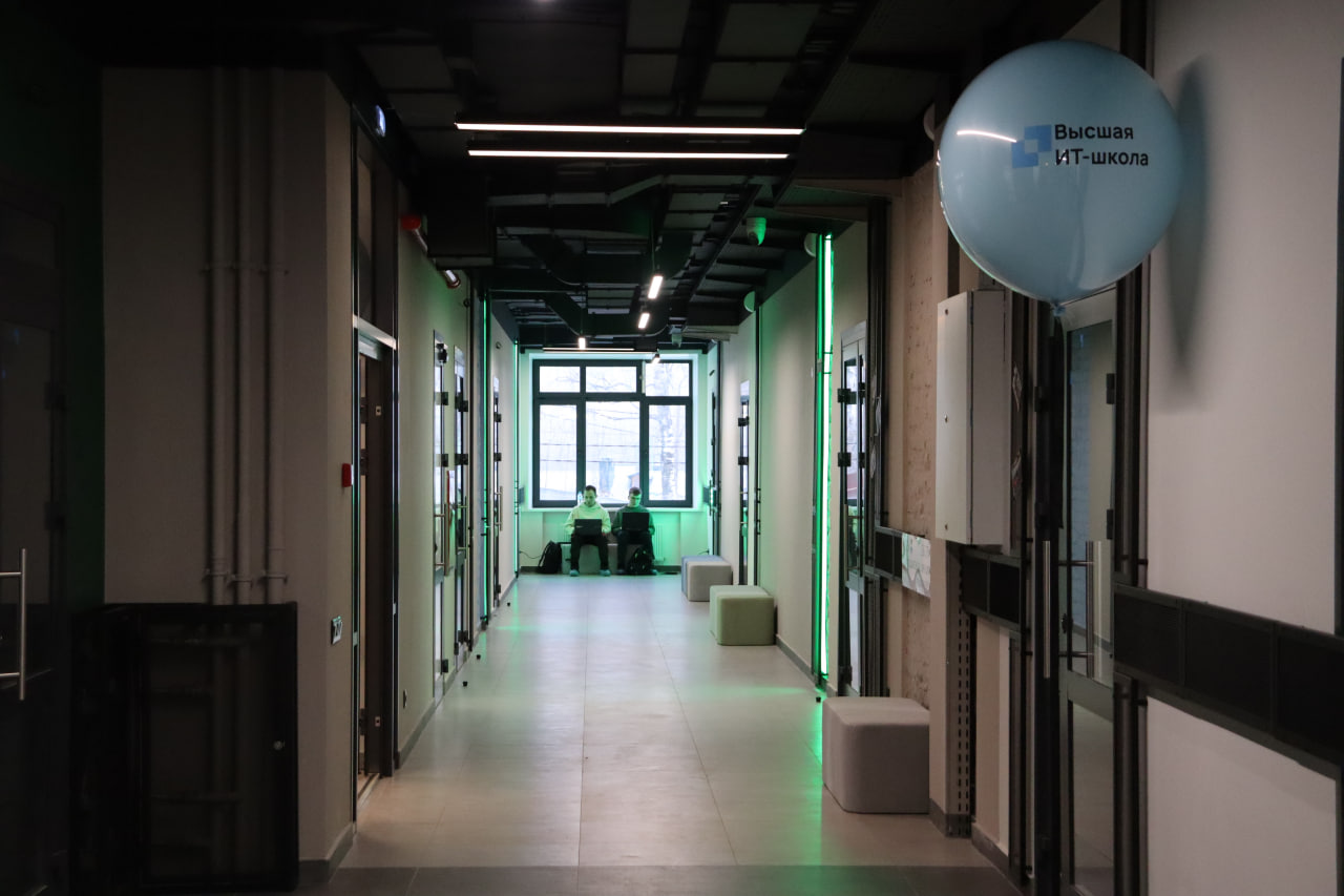 Современный корпус открыли в Высшей ИТ-школе КГУ
