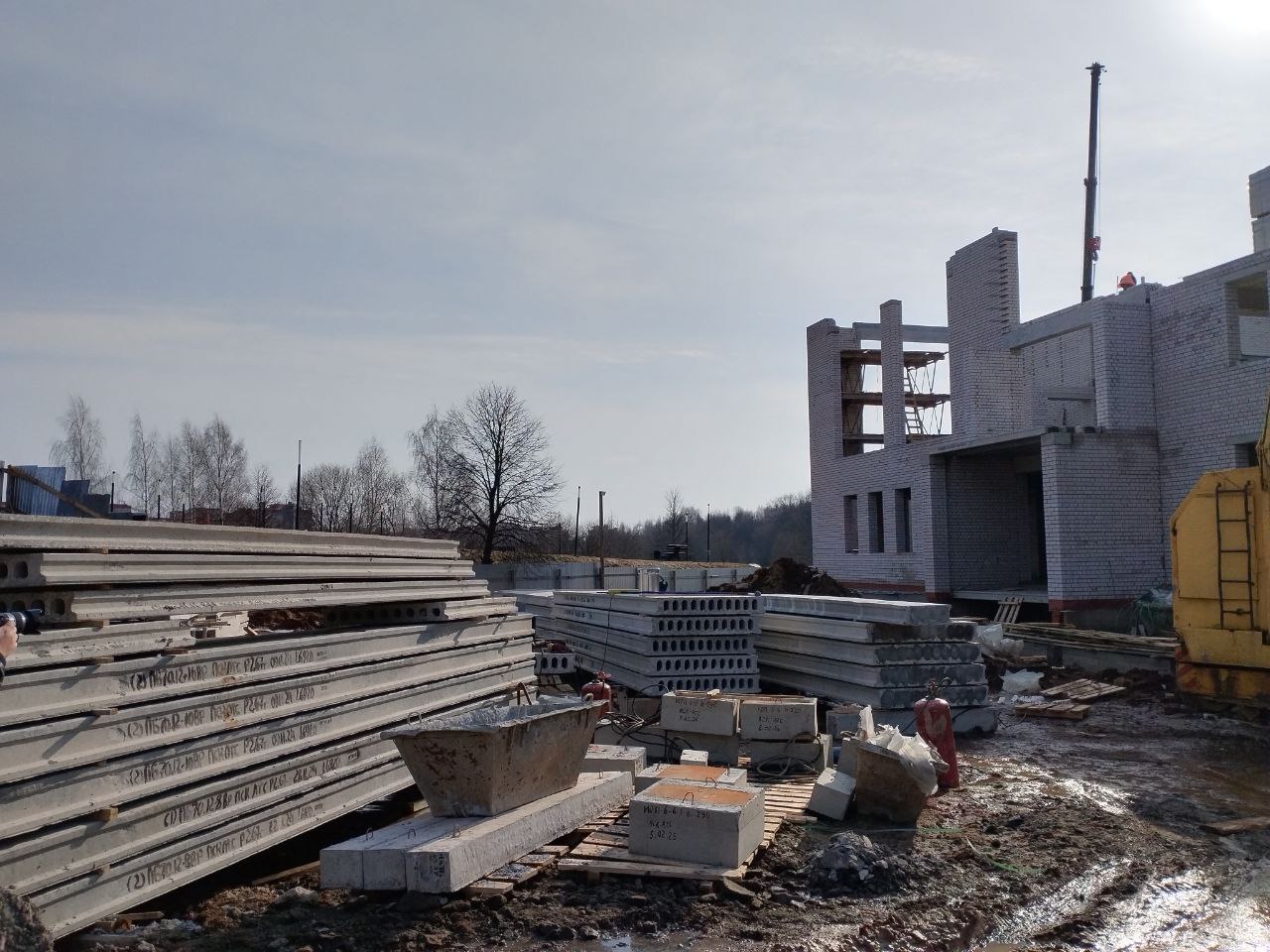 Третий этаж поднимается на будущем Центре культурного развития в Костроме