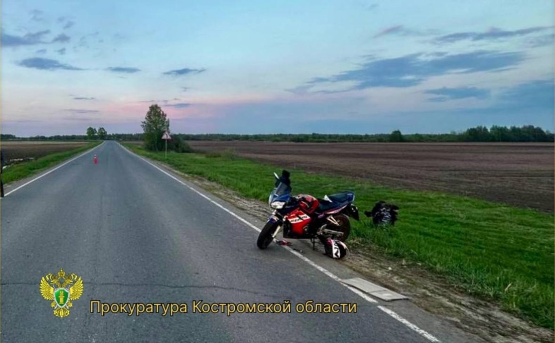 Под Костромой в ДТП попали подростки на мотоцикле и мопеде