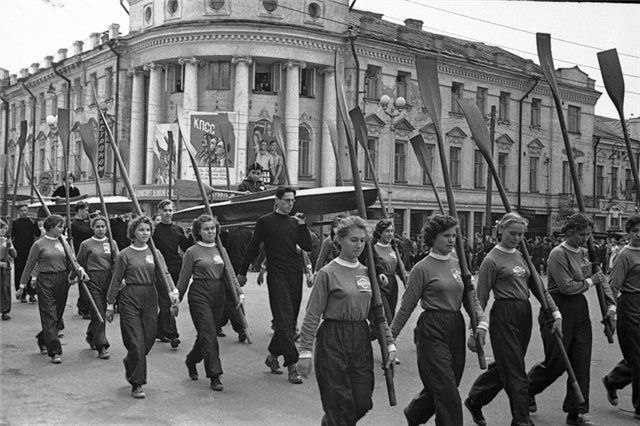 Как отмечали Первомай в Костроме в былые годы
