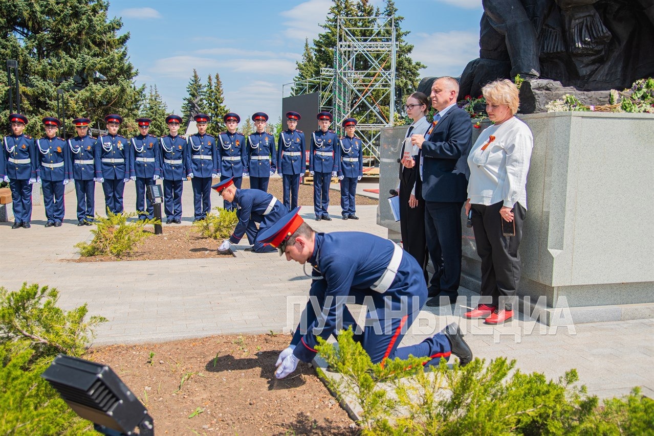Священную землю из городов-героев России привезли в Костромскую область
