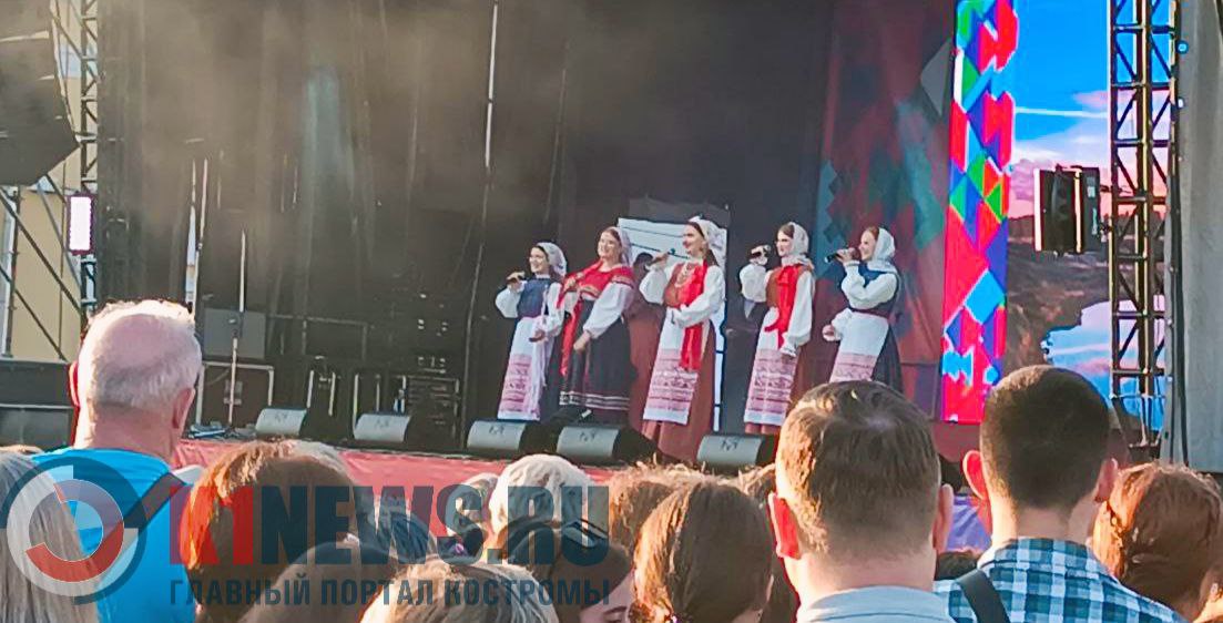 Надежда Бабкина лично научила костромичей ковырялочкам