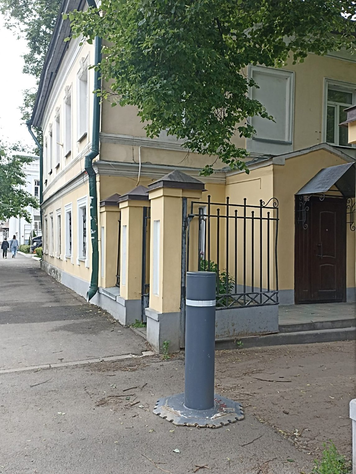Жители Костромы оказались в заложниках у боллардов