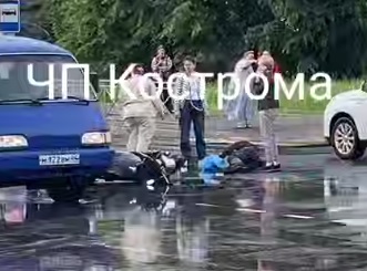 В Костроме Рено не смог разъехаться со скутеристом