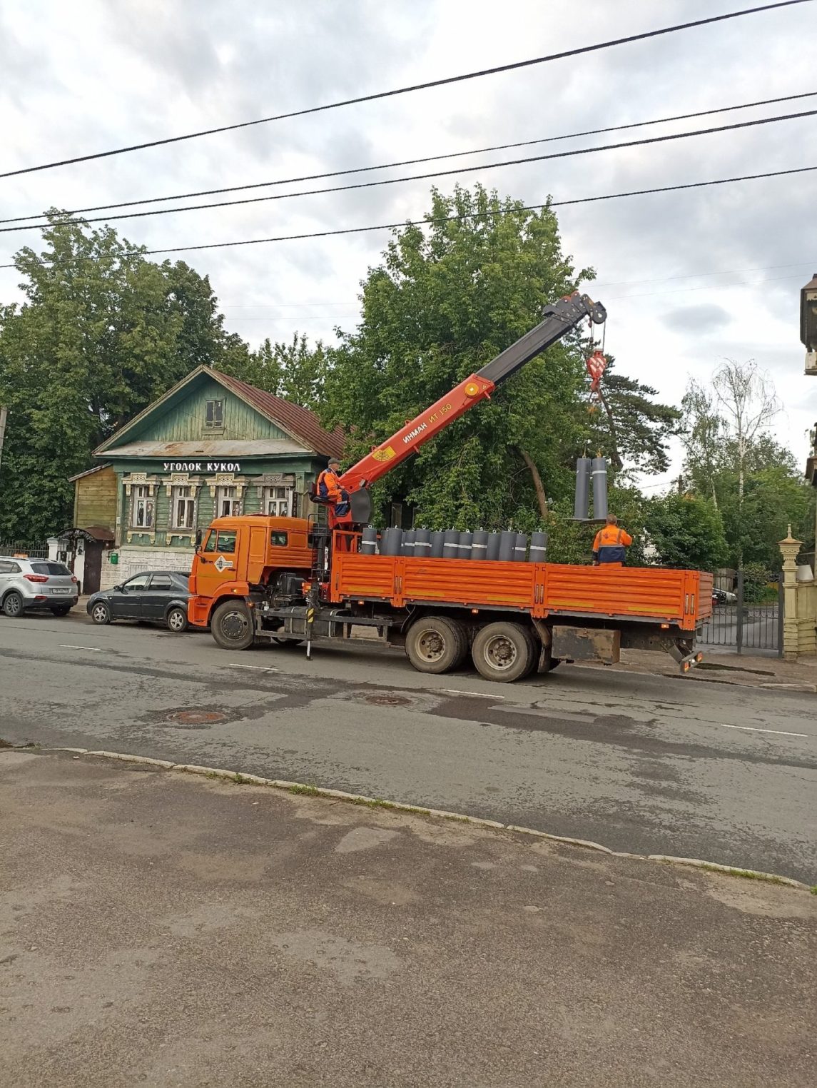 Жители Костромы оказались в заложниках у боллардов