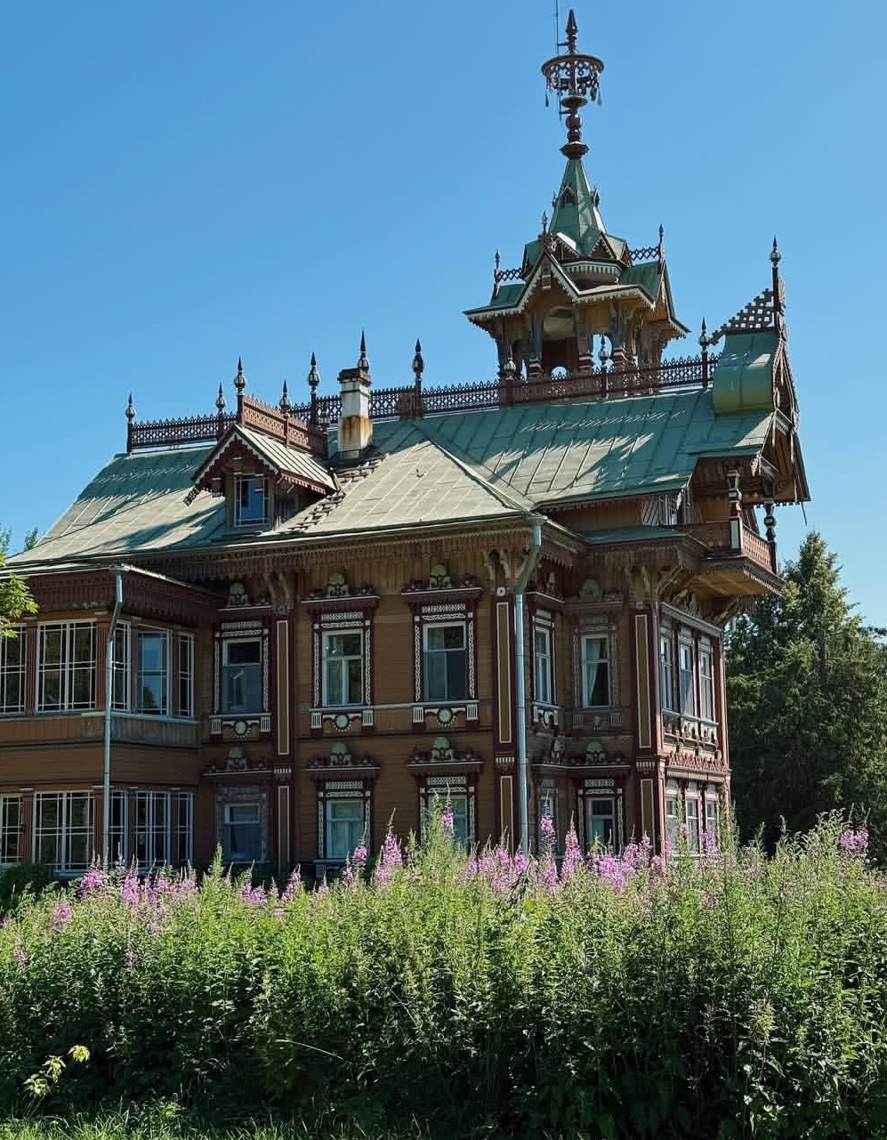 Жена Евгения Петросяна Татьяна отправилась на девичник в Кострому
