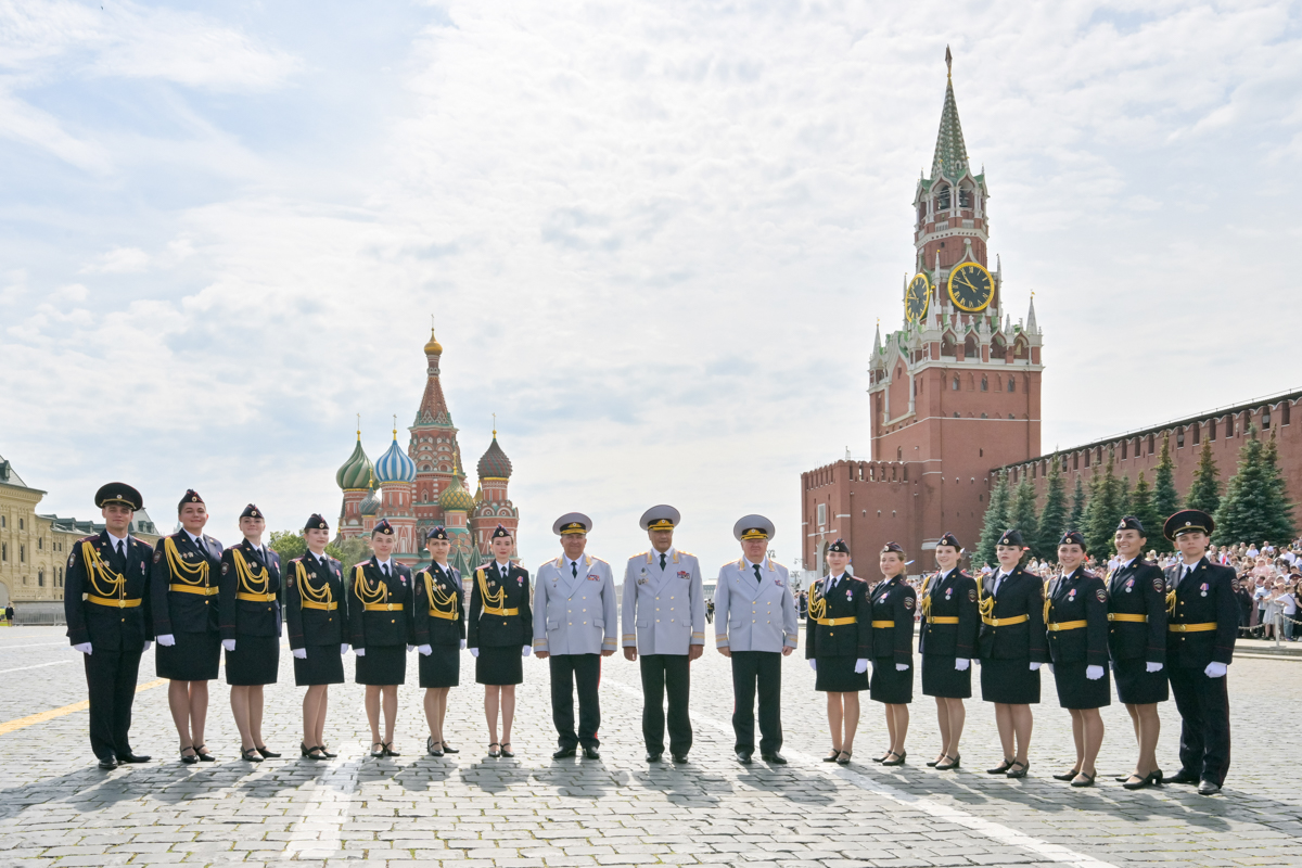 Костромичам вручили дипломы прямо на Красной площади