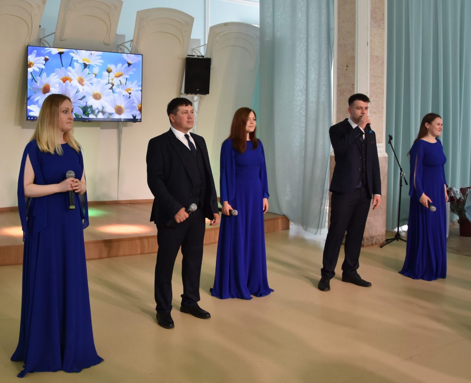 Костромские пары получили награды за любовь