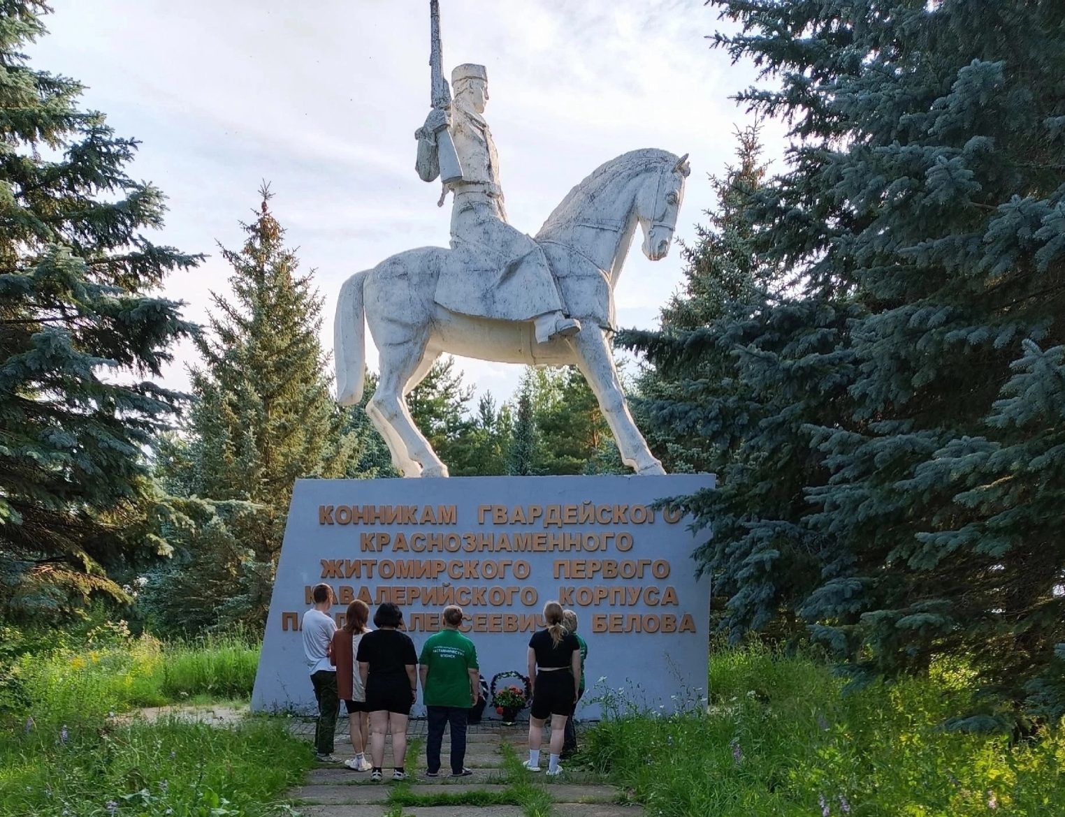 Поисковики Костромы установили памятную доску в Тульской области