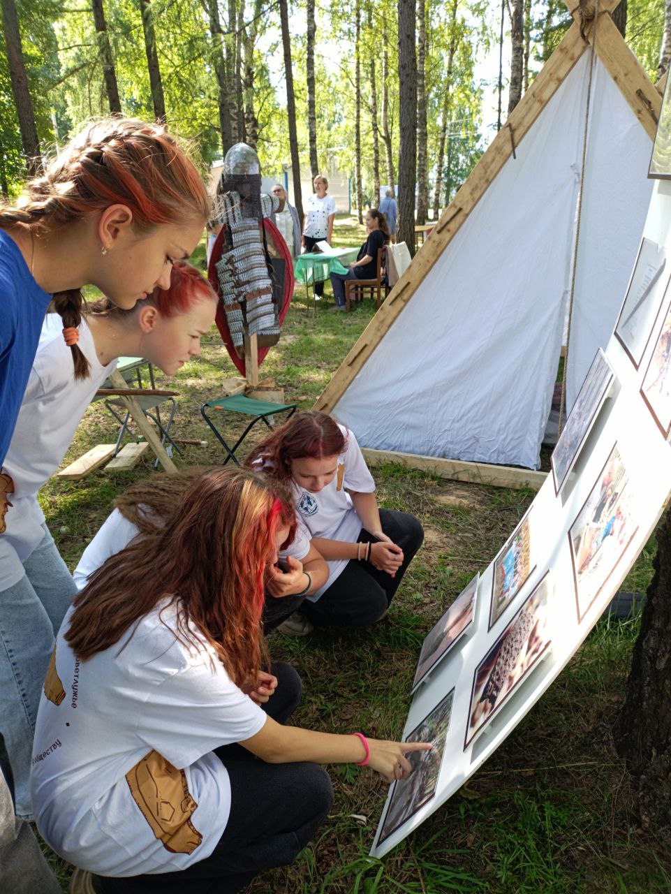 Десятки костромичей попали в доисторическое городище