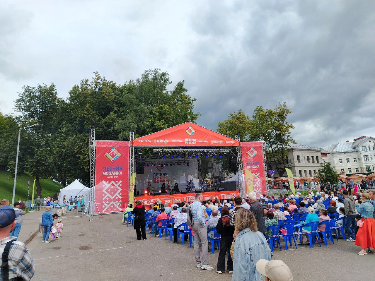 Сыры на любой вкус и цвет выкатили на фестиваль сыра в Костроме