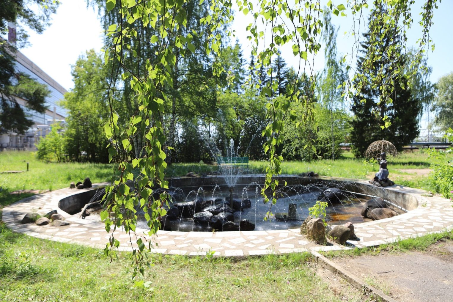 У работников Костромской ГРЭС появилась бронзовая подружка