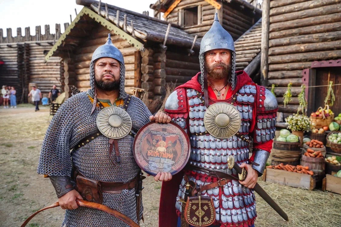 Роман Курцын стал сексуальным русским богатырем