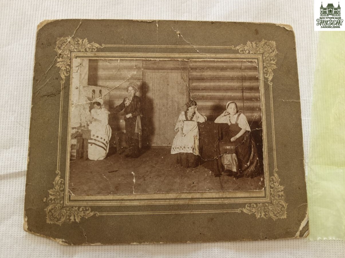 Уникальные рукописи Ефима Честнякова подарил Костромскому музею-заповеднику меценат