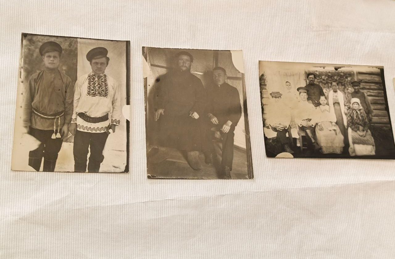 Уникальные рукописи Ефима Честнякова подарил Костромскому музею-заповеднику меценат