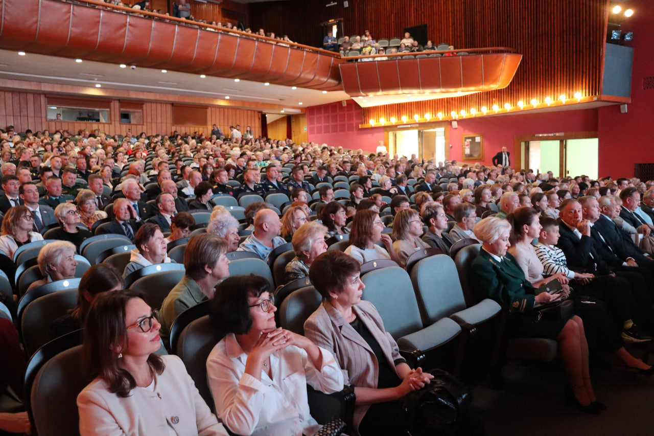 Валентина Матвиенко поздравила костромичей с Днем области, а Сергей Ситников вручил землякам награды