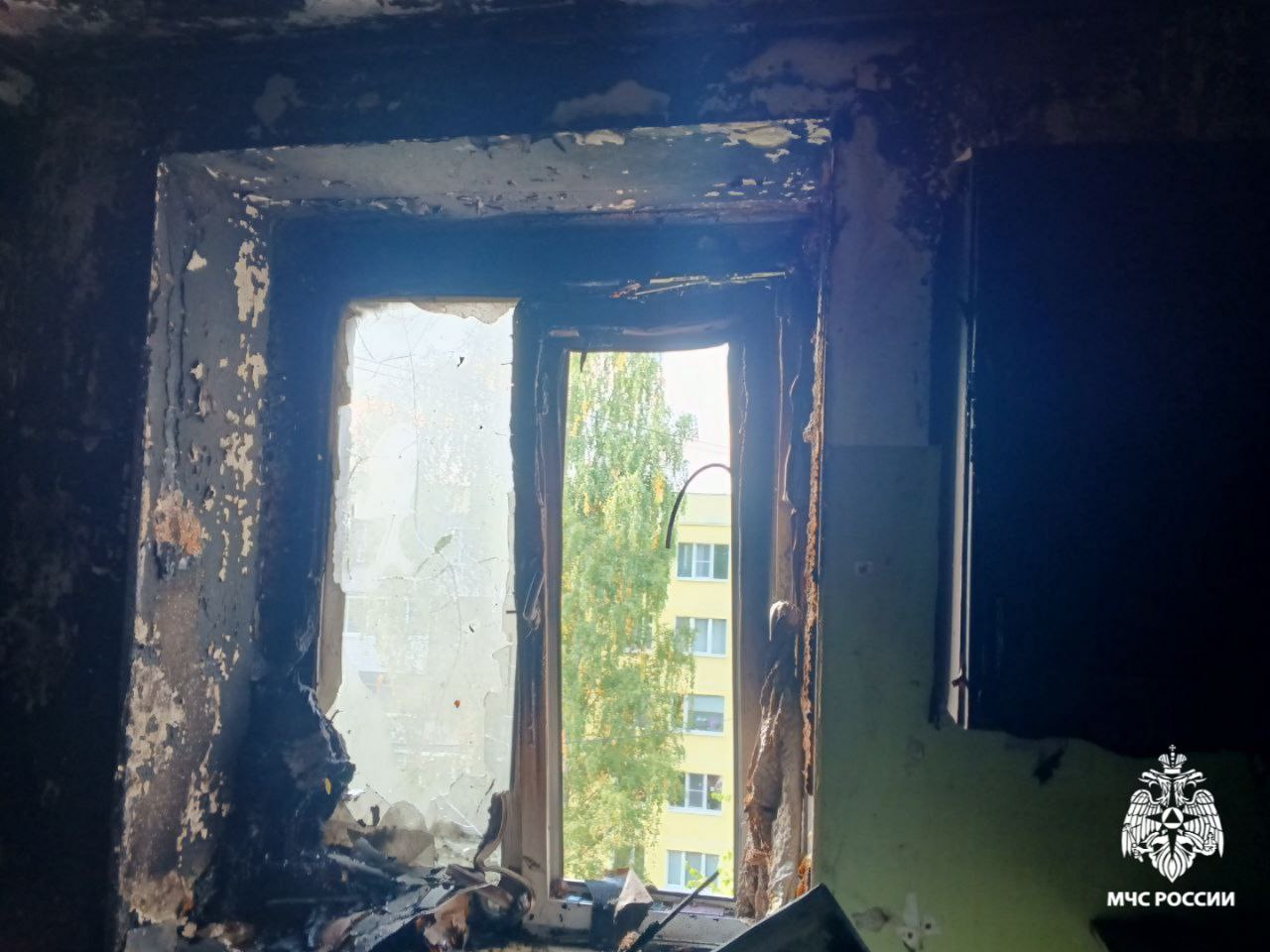 Пожар в пятиэтажке заставил 19 костромичей выбежать на улицу