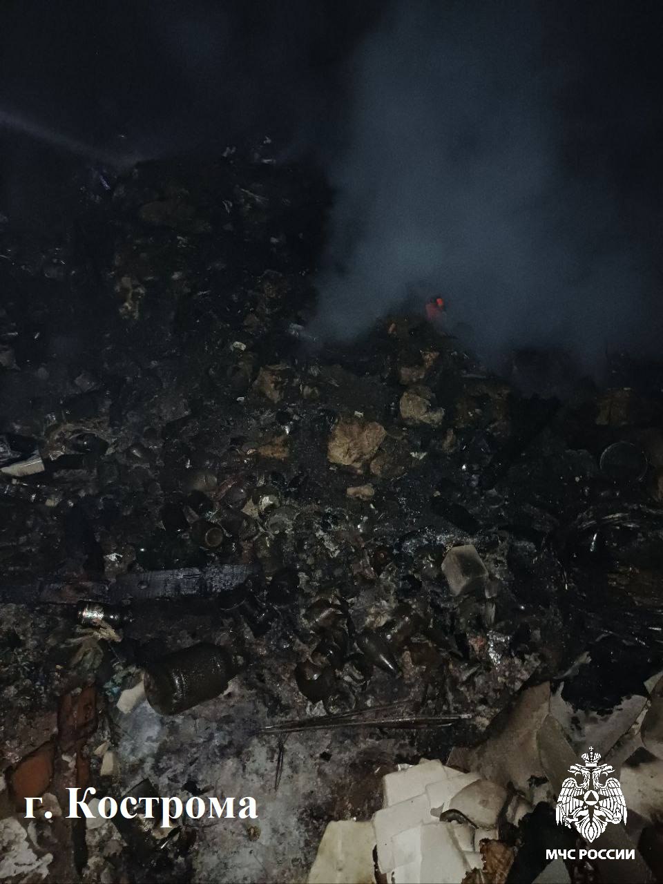Ночной пожар бушевал в доме под Костромой