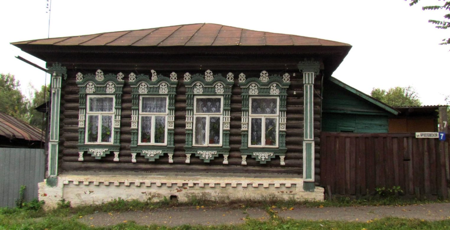 Вандалы убили красоту дома с вековой историей под Костромой