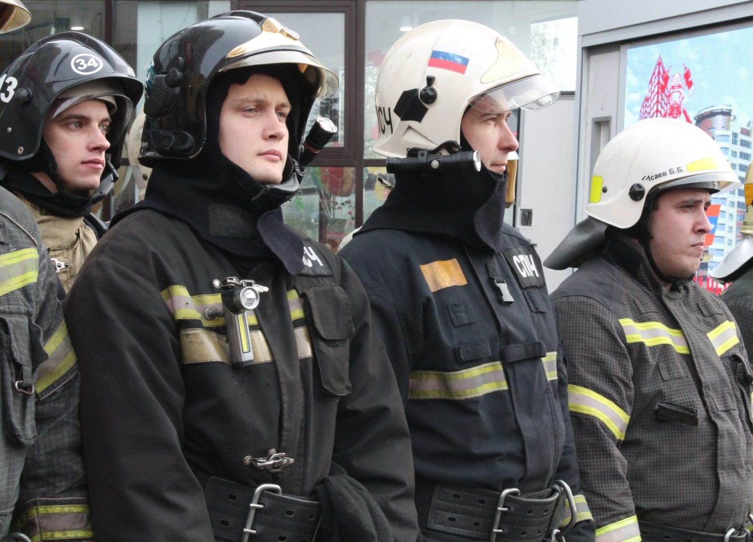 Костромской спасатель взбежал на 19-этажку за 140 секунд