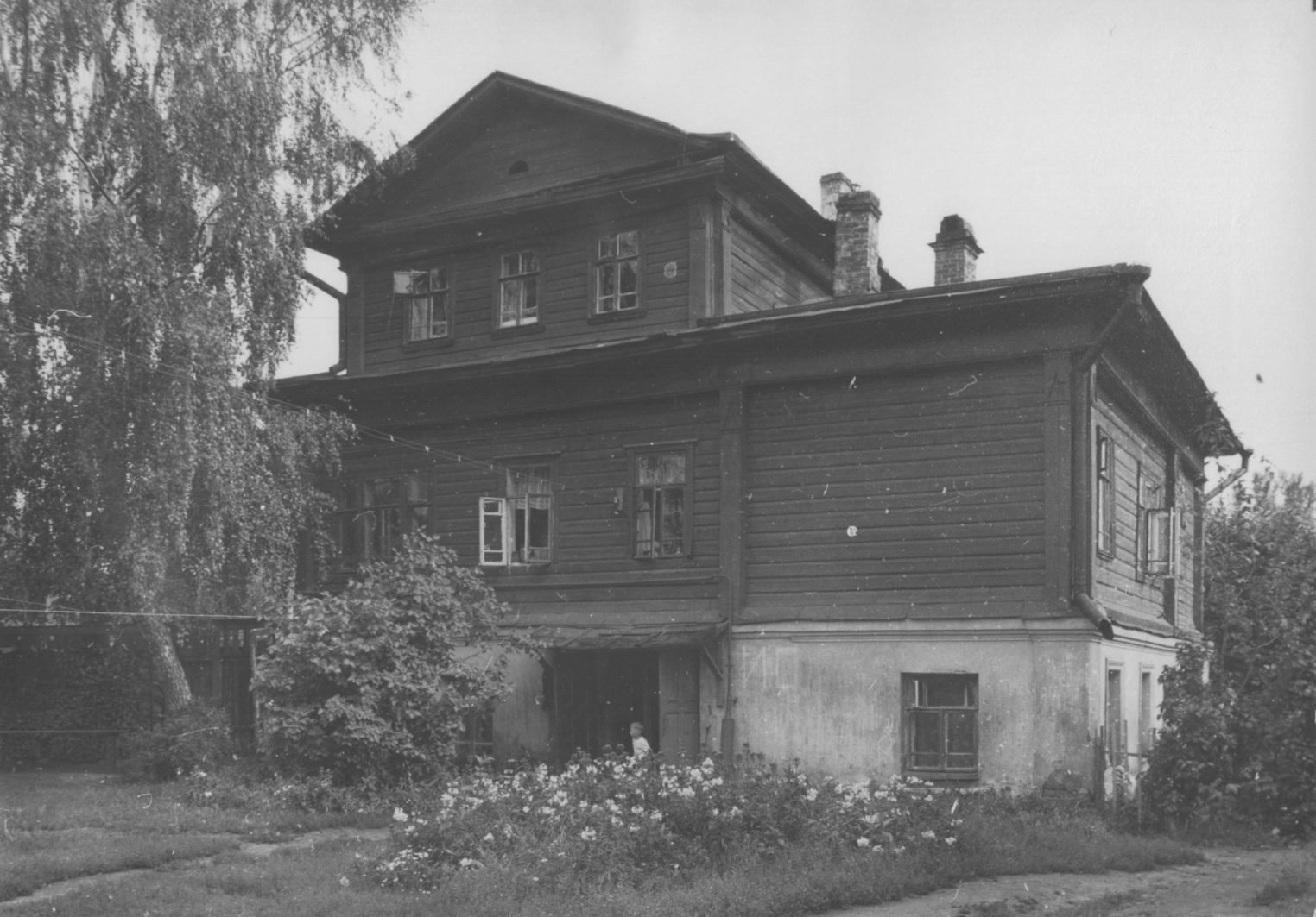 Старинный дом с арочными окнами в Костроме взяли под охрану