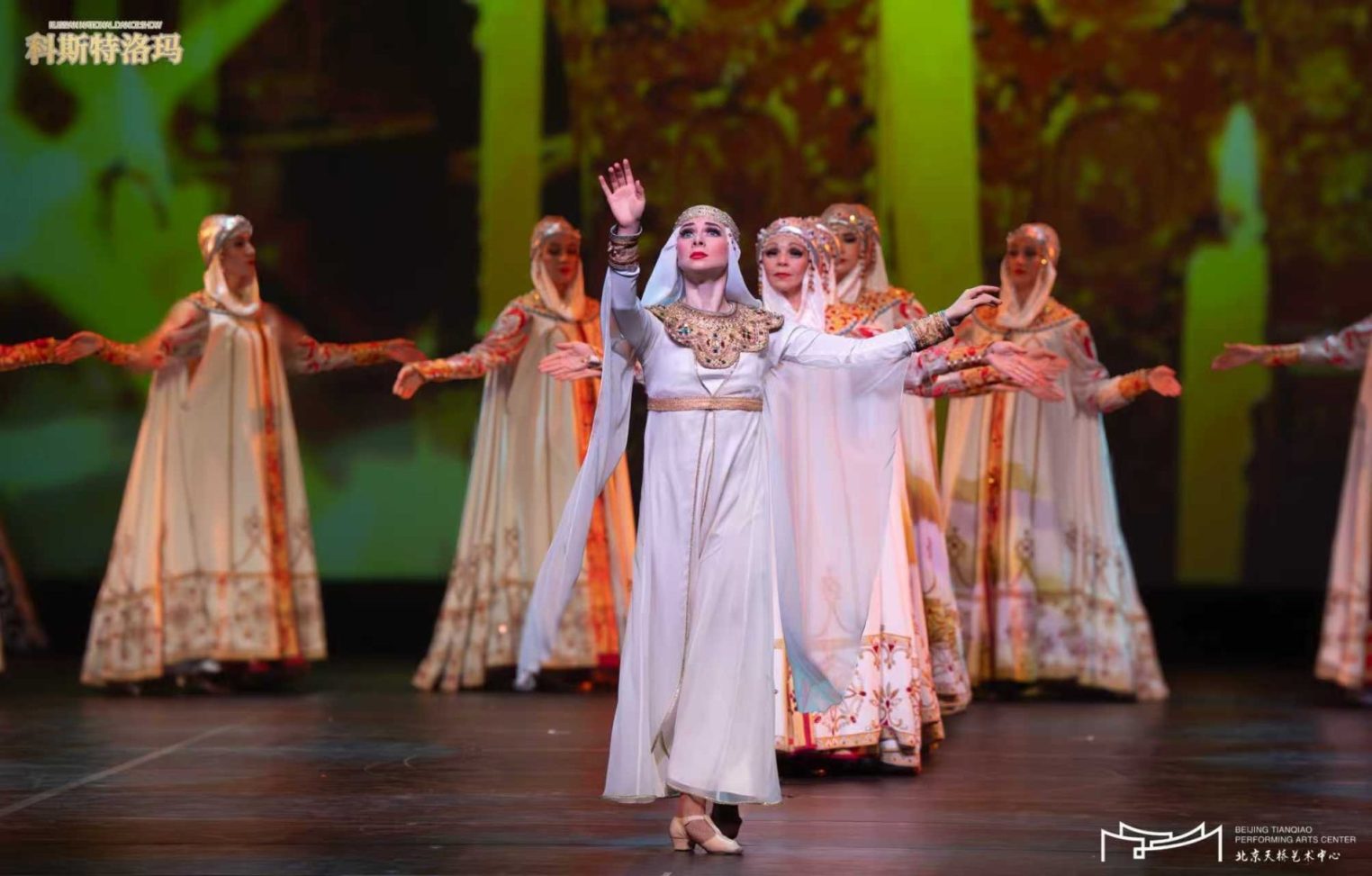 Китайцы испытали шок от танцоров Русского национального балета "Кострома"