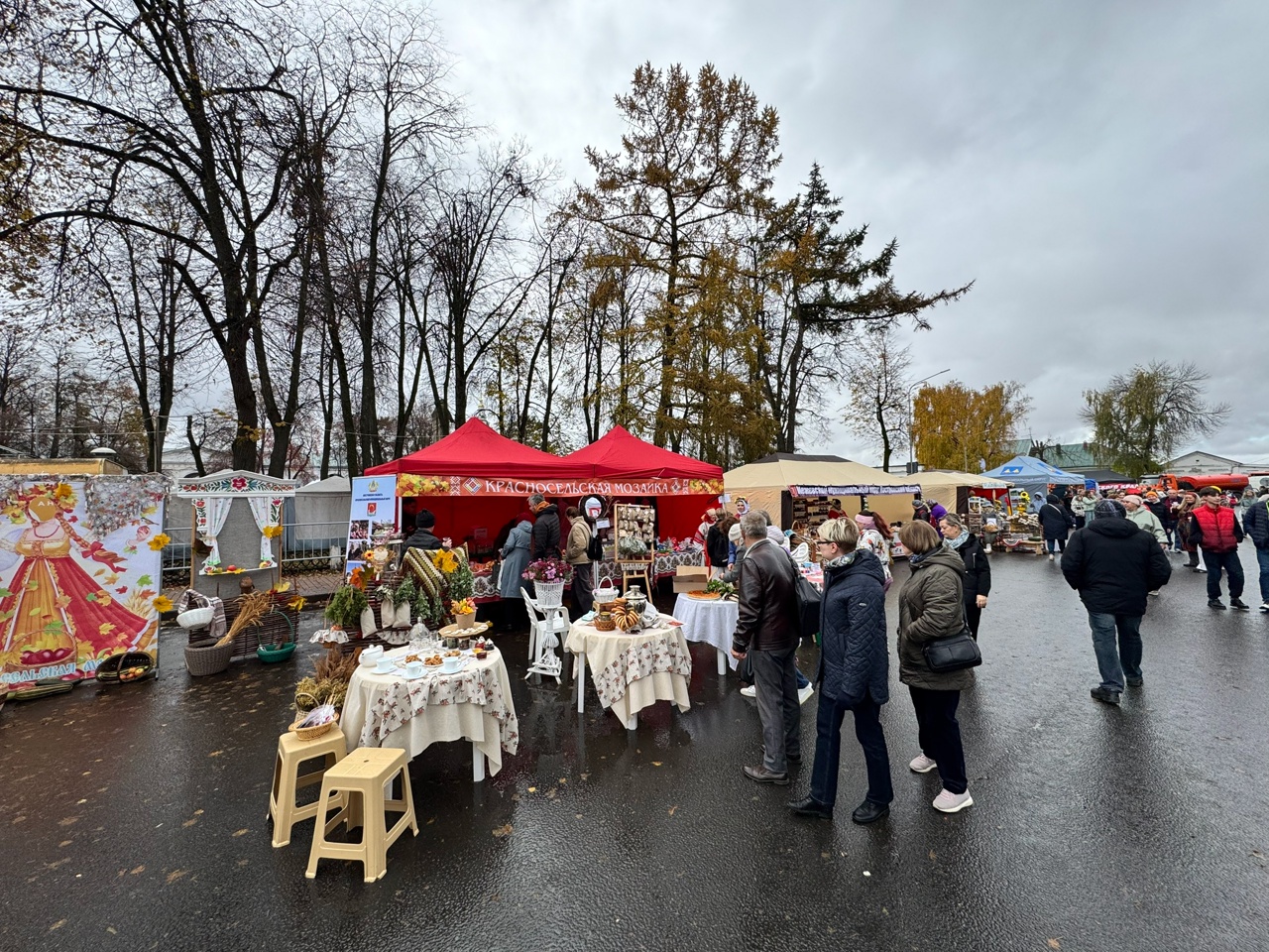 На губернской ярмарке в Костроме была замечена Снегурочка