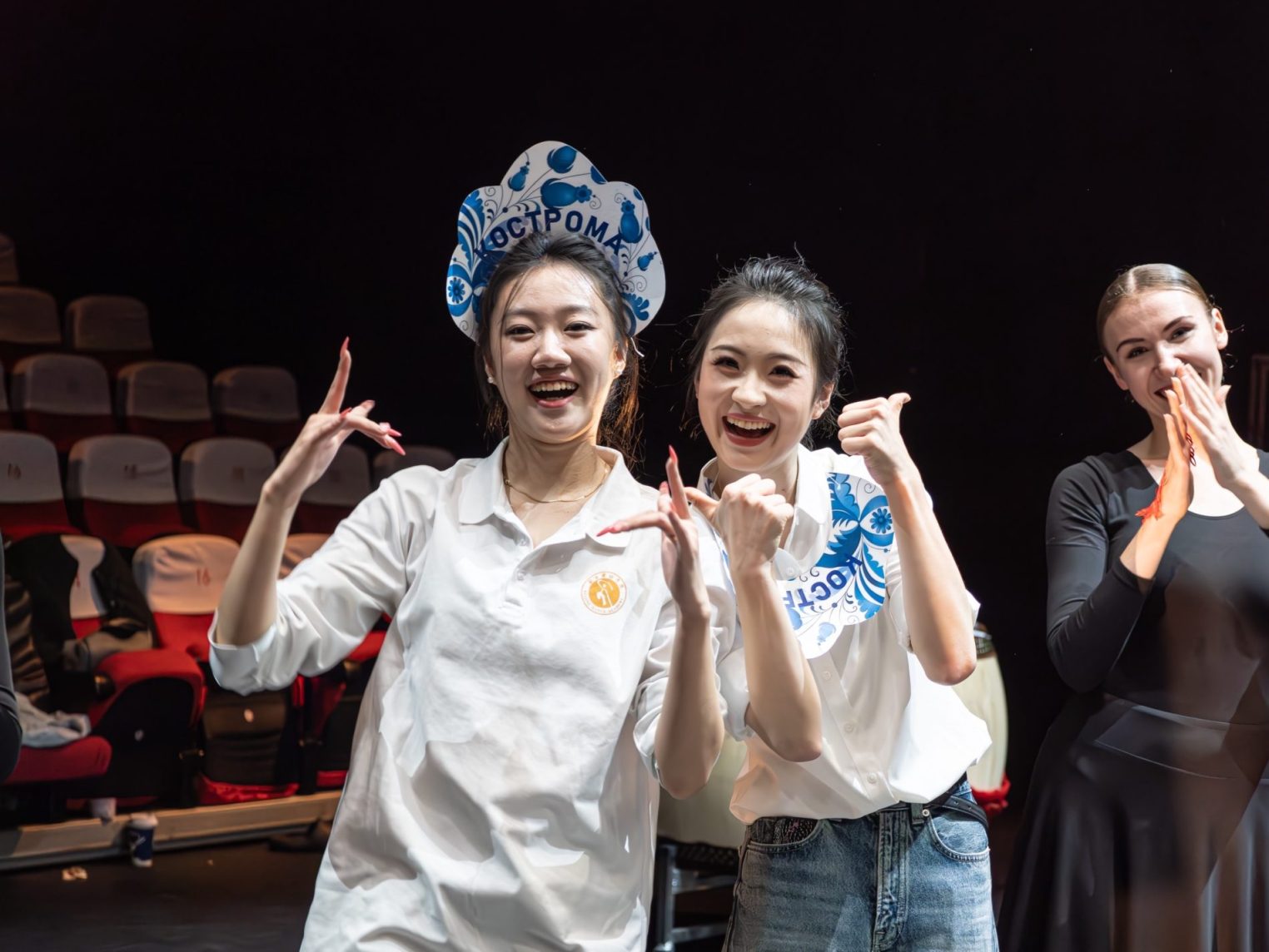 Китайцы испытали шок от танцоров Русского национального балета "Кострома"