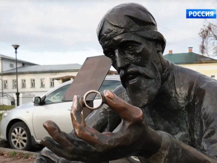 Телеведущая канала "Россия-1" освоила ювелирное дело в Костроме