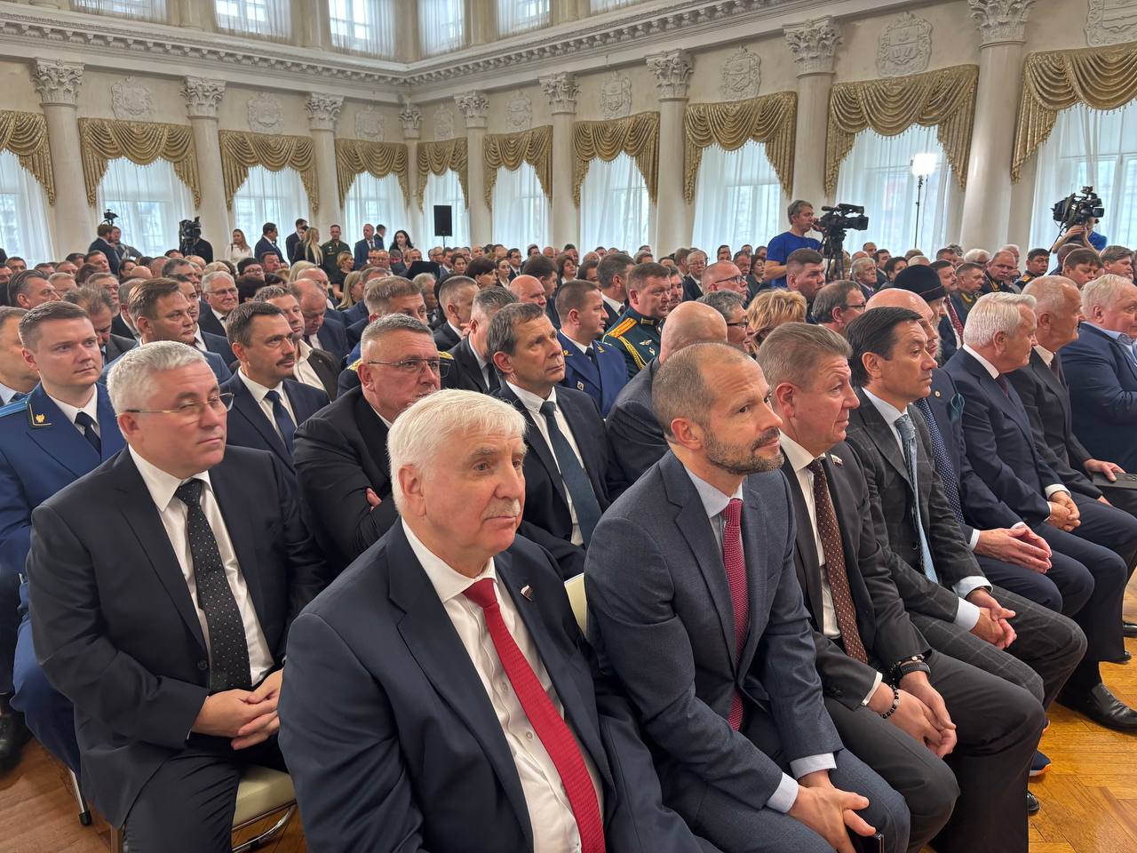 Сергей Ситников принял присягу губернатора Костромской области в необычном костюме