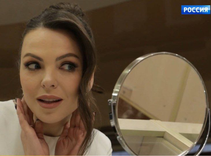 Телеведущая канала "Россия-1" освоила ювелирное дело в Костроме