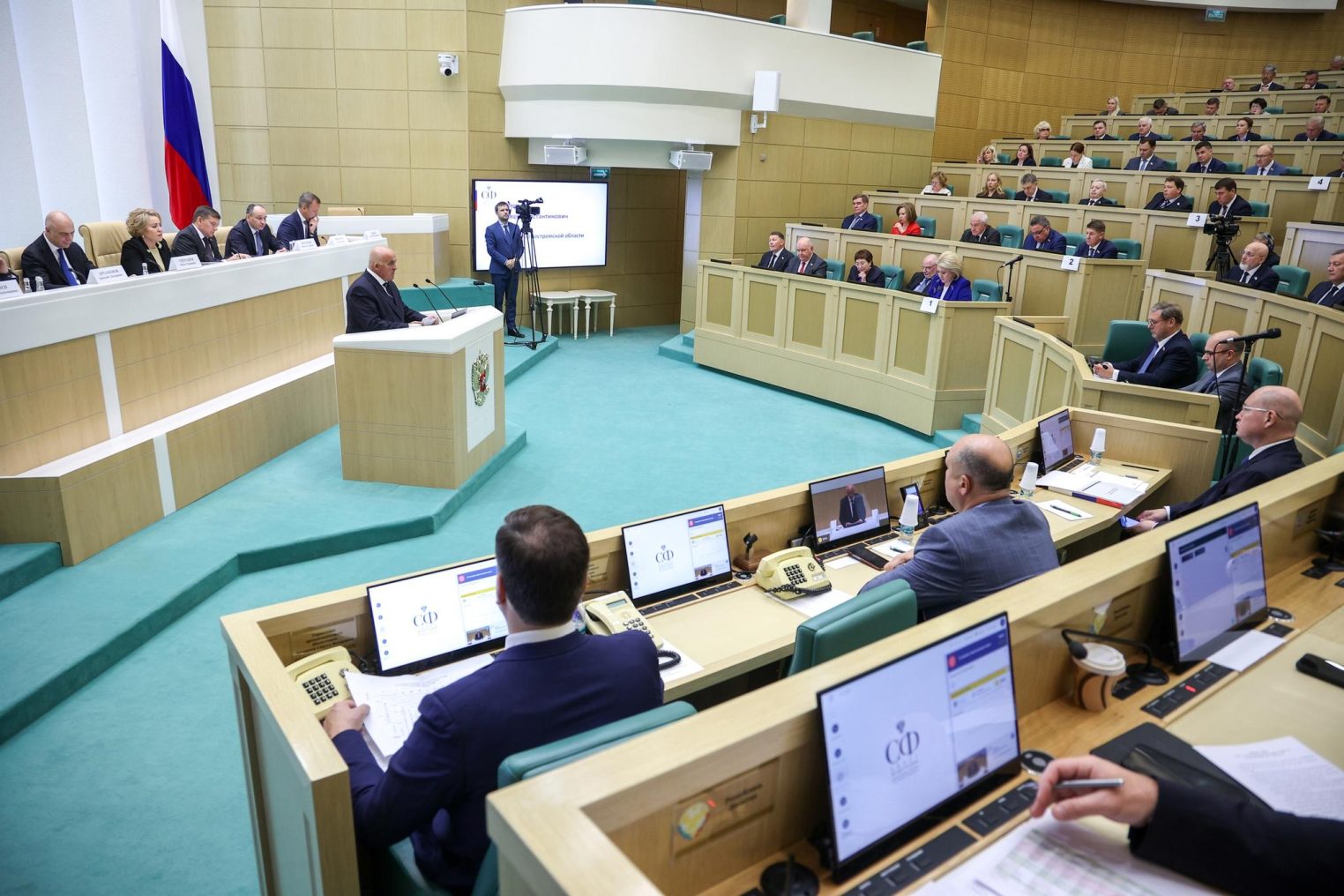 Предложения костромского губернатора об улучшении финансовой политики услышали в Совете Федерации