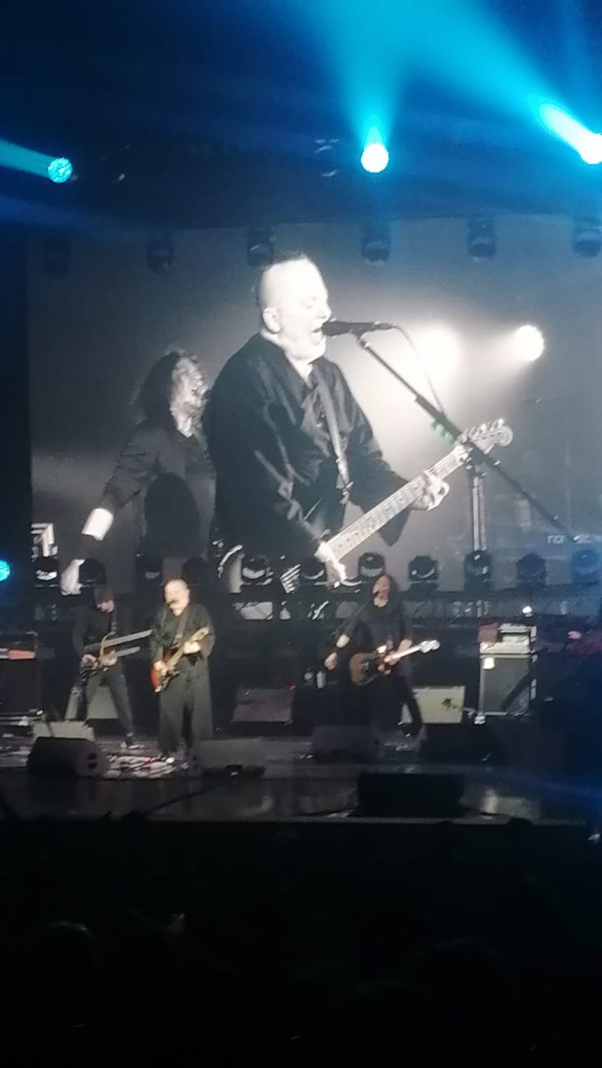 "Как на войне": костромичи сорвали голоса на концерте лидера "Агаты Кристи"