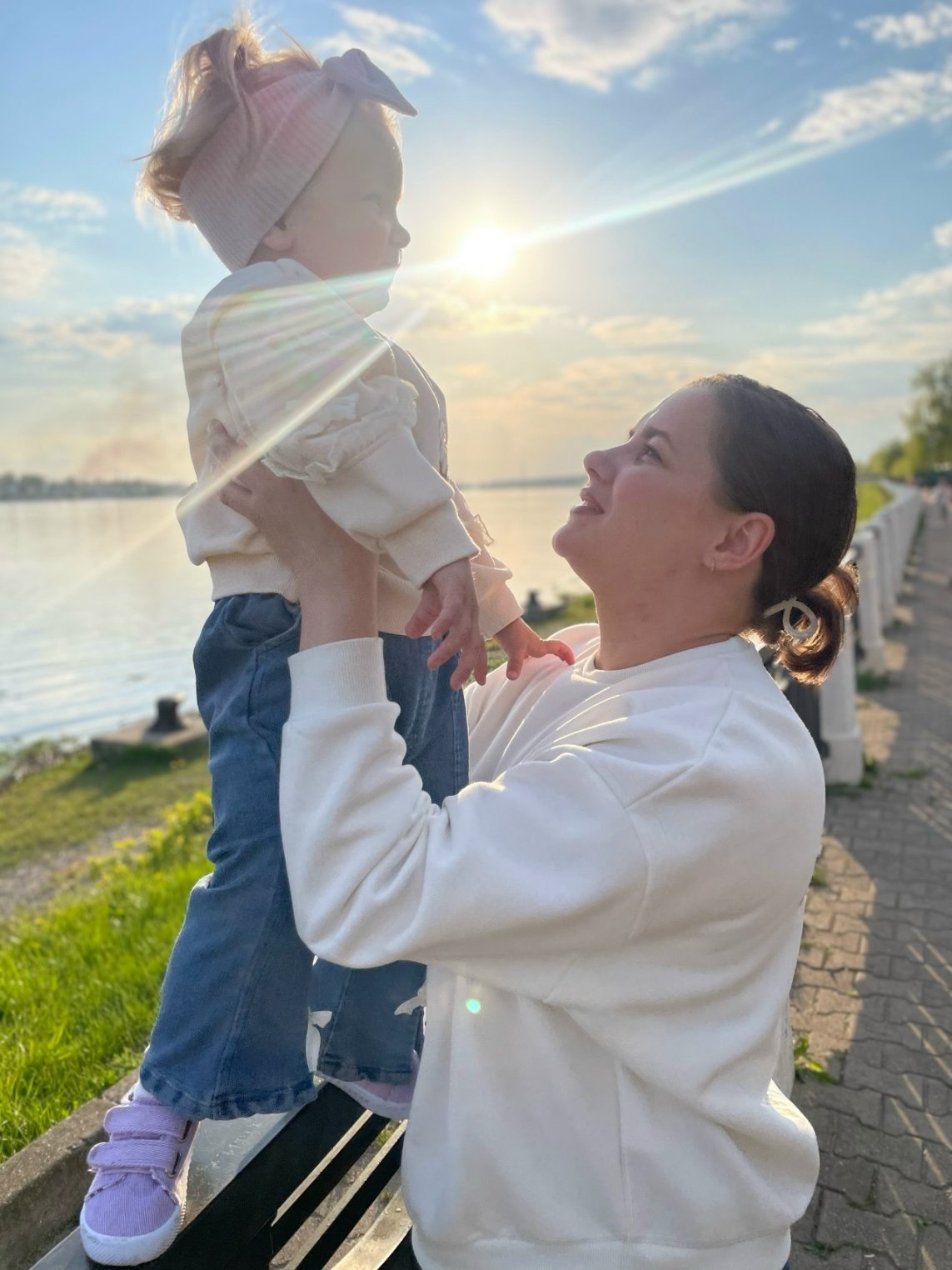 Осталось всего три дня до старта голосования в фотоконкурсе "МАМА и Я"