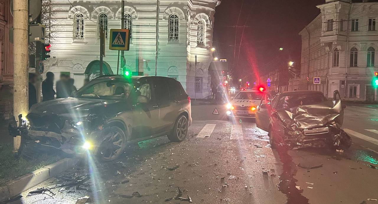 Молодой костромич спровоцировал жесткую аварию с БМВ