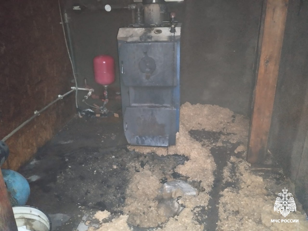 Четверо детей чуть не погибли при пожаре под Костромой