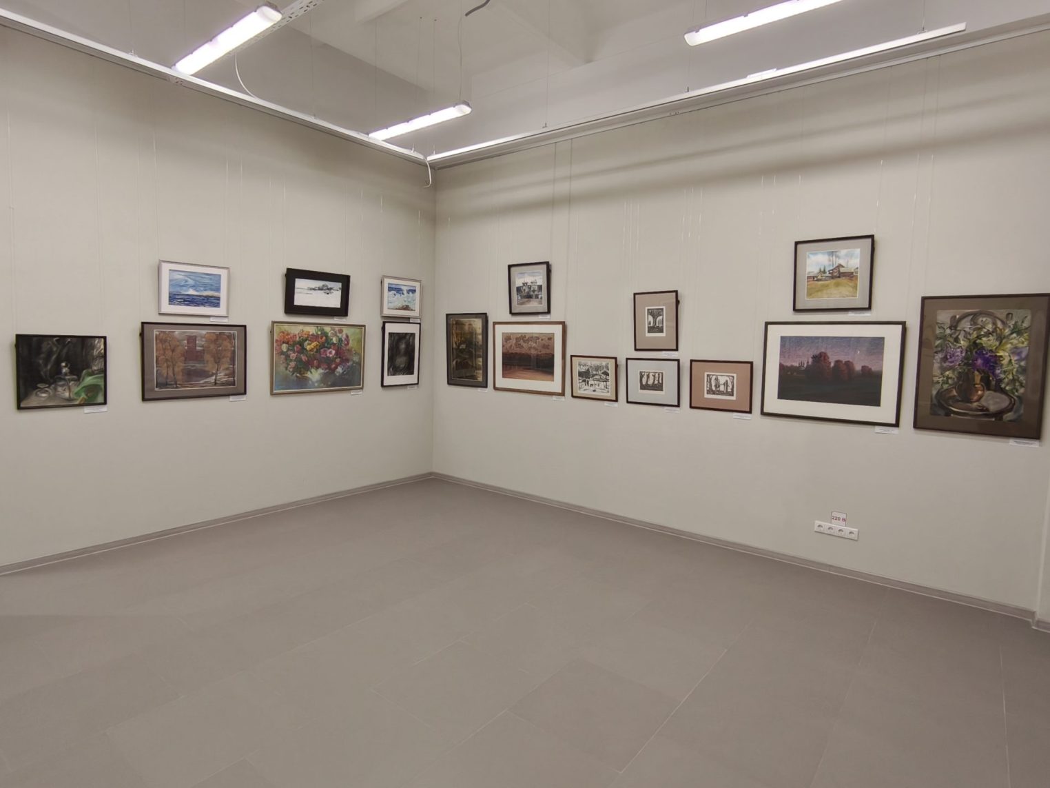 Москвичам показывают полторы сотни работ костромских художников