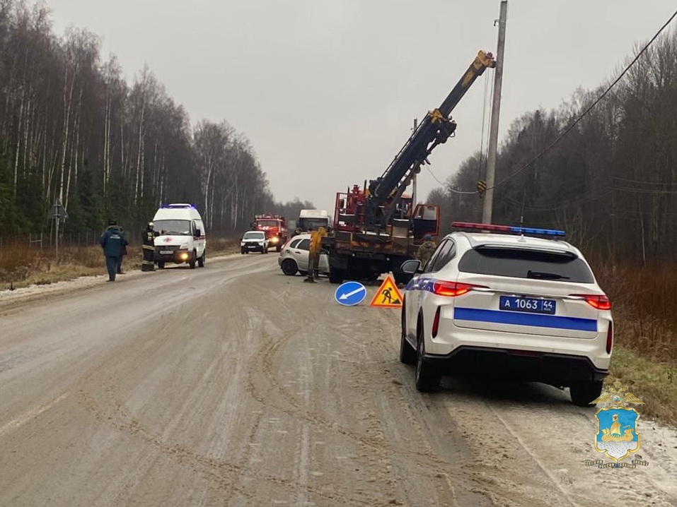 В страшном ДТП под Костромой погибла женщина-водитель