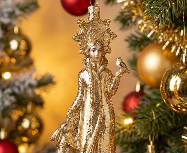 Памятники Костромы переехали на новогоднюю елку