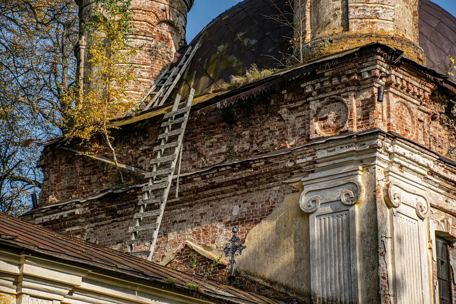 Костромичи могут помочь спасти уникальный храм в усадьбе Нероново