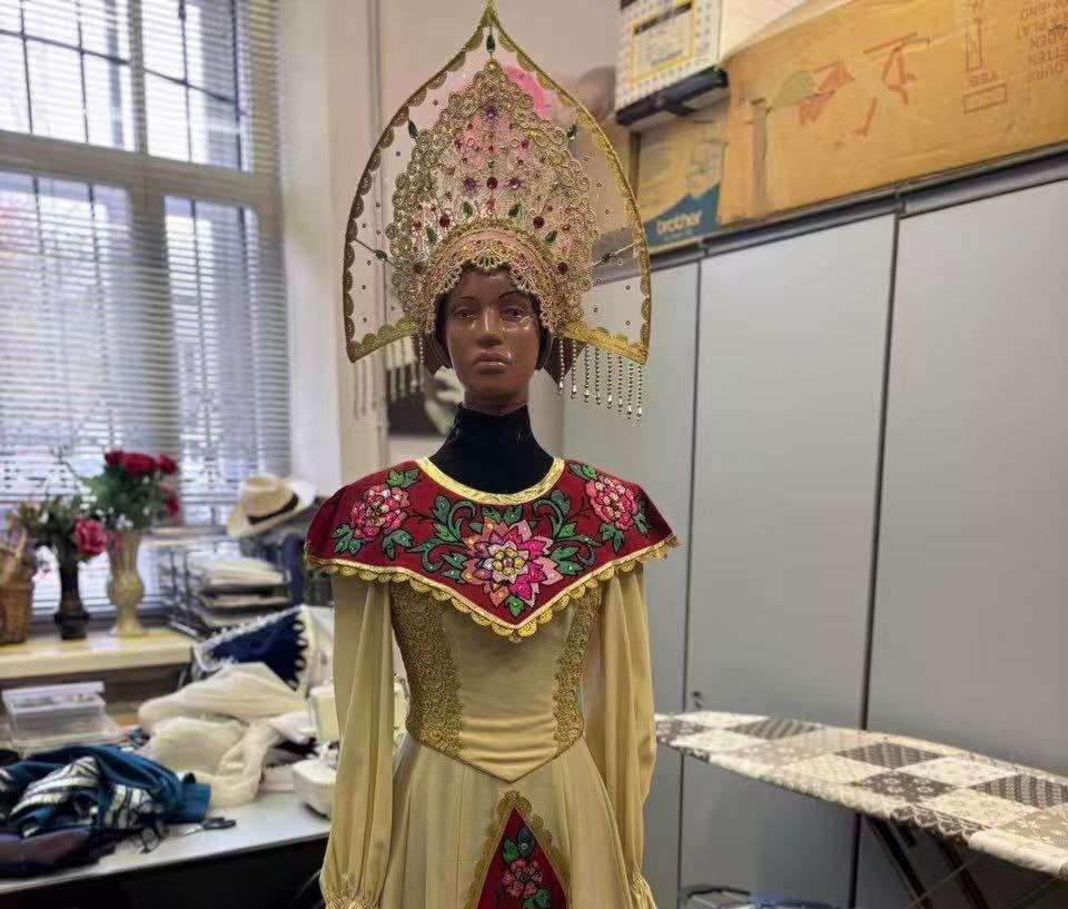 Балет "Кострома" подарил Китаю коллекцию костюмов древних славян