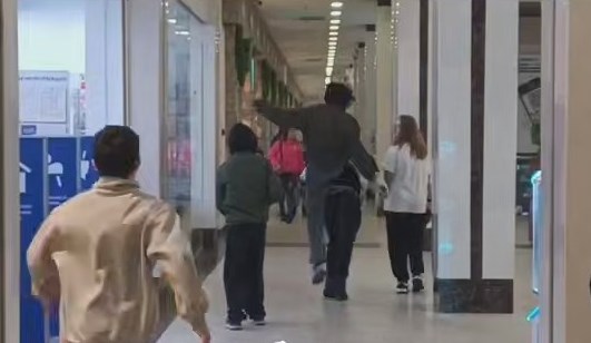 Подростка избили и заставили извиняться в торговом центре Костромы