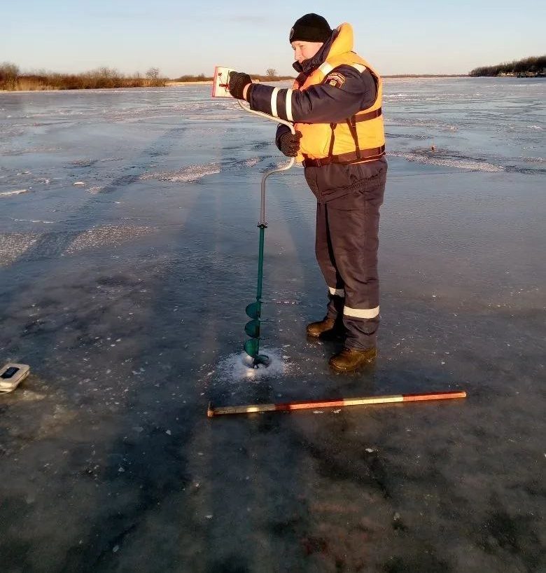 Тонкий лед угрожает жизни костромичей