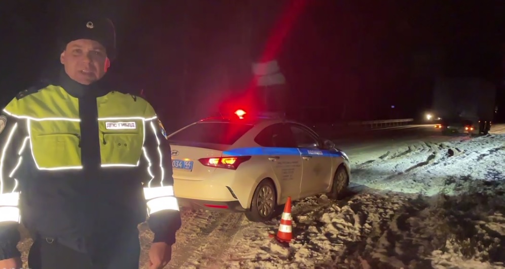 В Костромской области под колеса грузовика попал пешеход