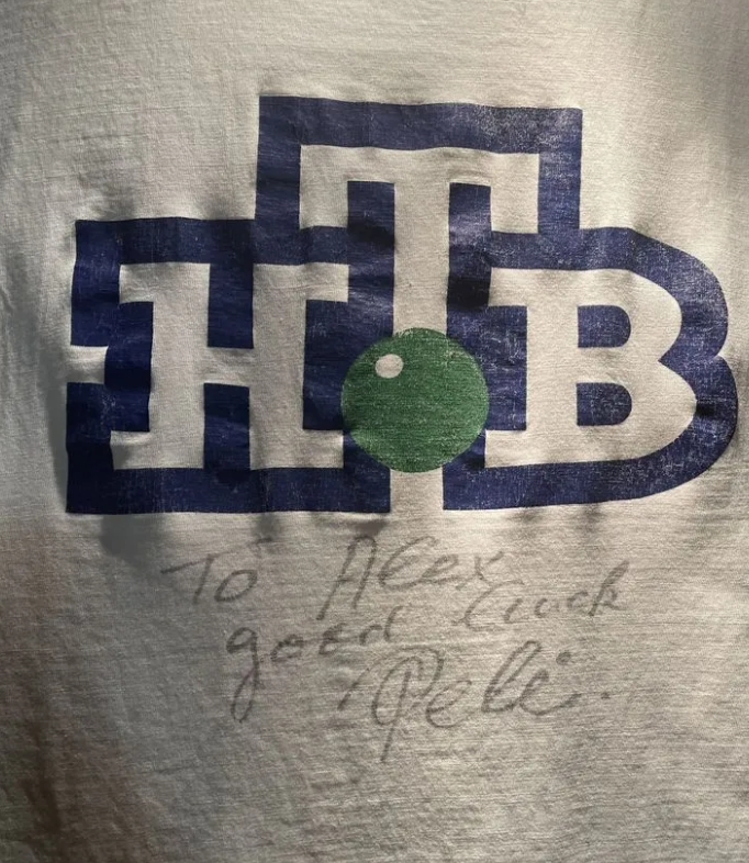 Автограф легендарного футболиста Пеле может оказаться в руках костромичей