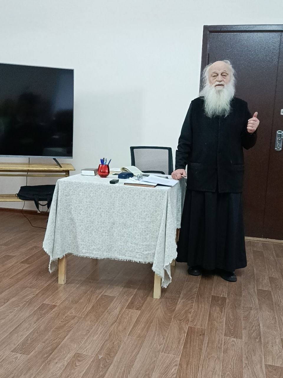 В Костроме нашли могилу мужа "Девочки с персиками"