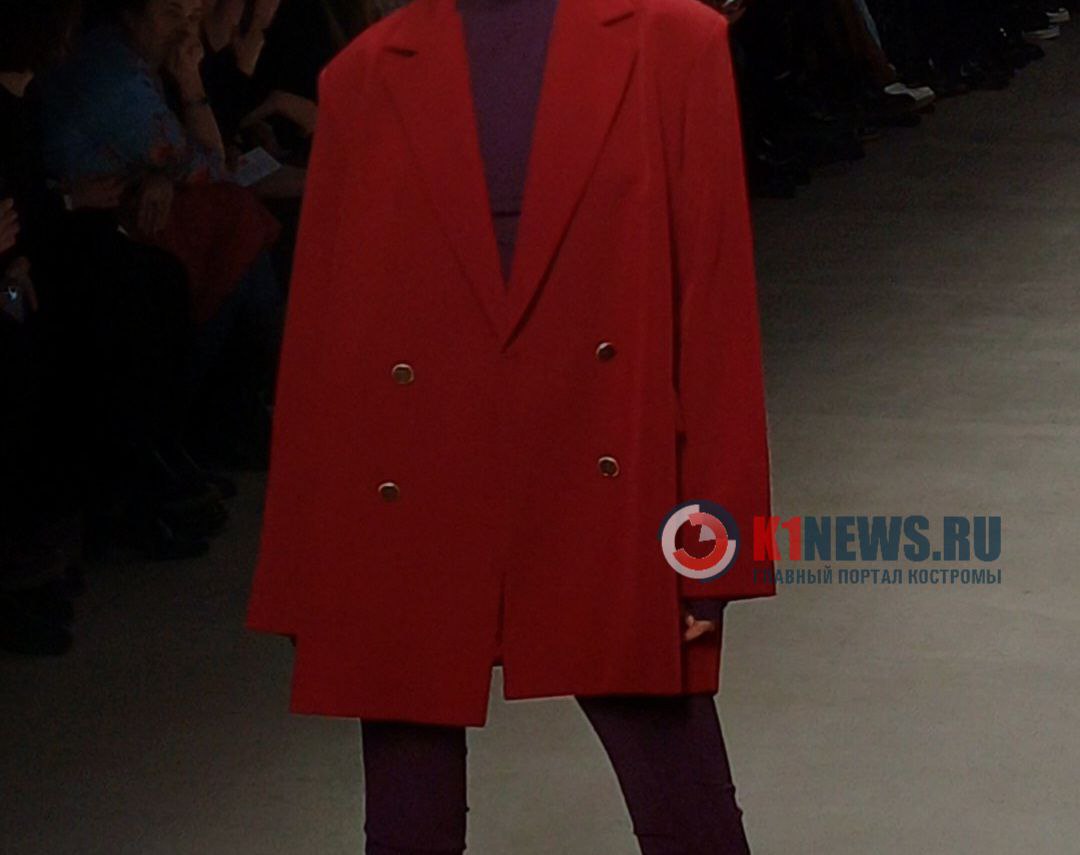 Мода на яркие цвета и смелые силуэты покорит костромичек в новом году