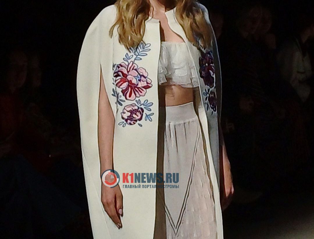 Мода на яркие цвета и смелые силуэты покорит костромичек в новом году