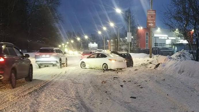 Пенсионер устроил ДТП с четырьмя машинами в Костроме