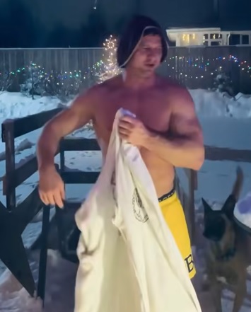 Костромской актер Роман Курцын заранее готовится к Крещению